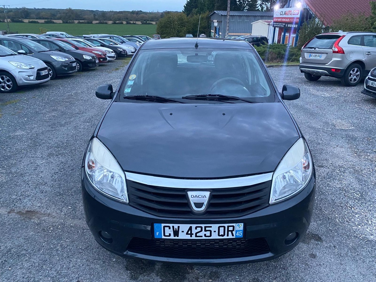 Dacia Sandero 1.5 dci 90cv 1ère main carnet entretien complet 