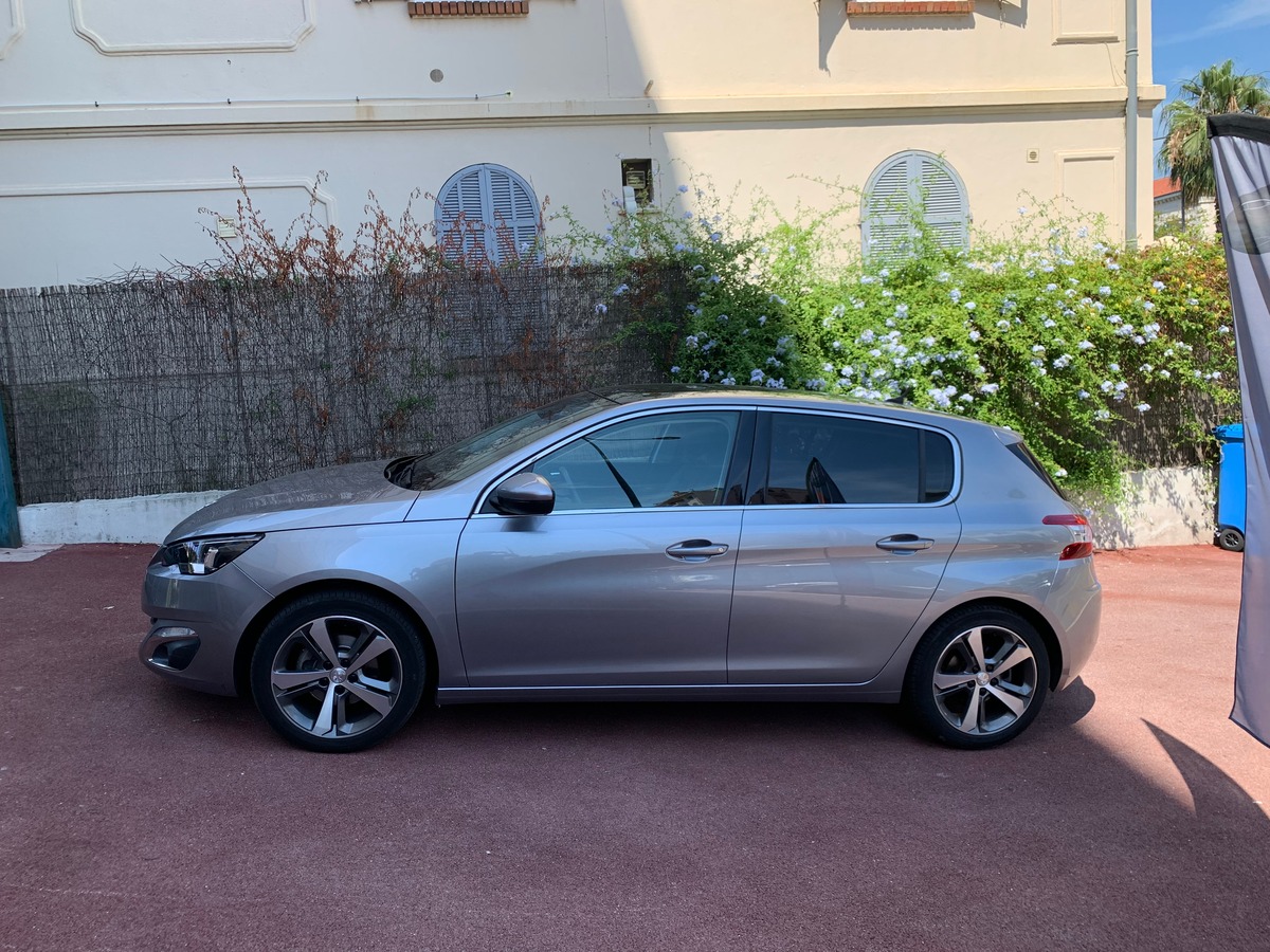 Peugeot 308 1.2i puretech 12v s&s - 130 ch Féline