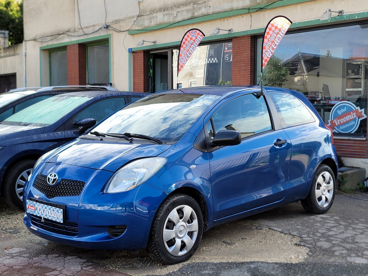 Toyota Yaris 1.0L 70CV LINEA ESSENCE MOTEUR A CHAINE CLIM CT OK