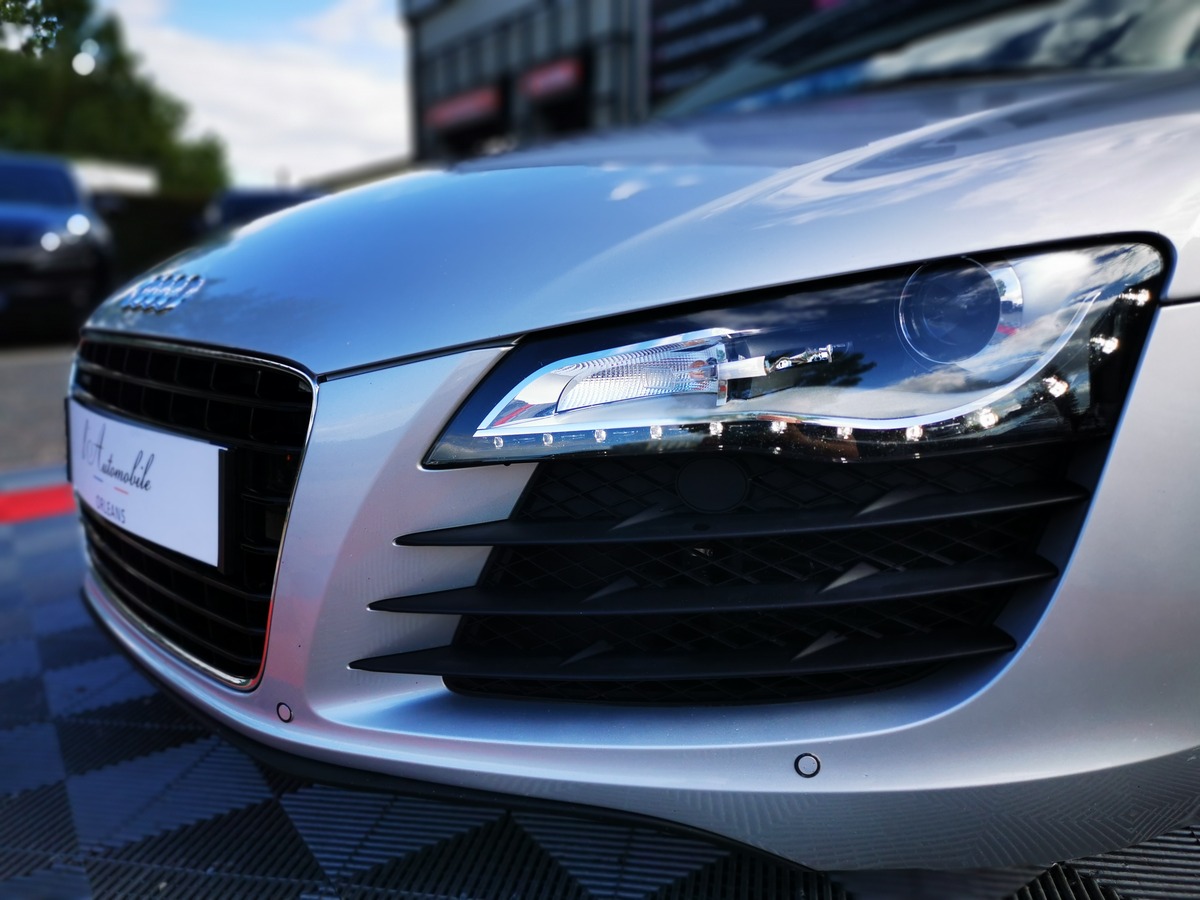 Audi R8 4.2 V8 420 R-TRONIC BANG OLUFSEN E