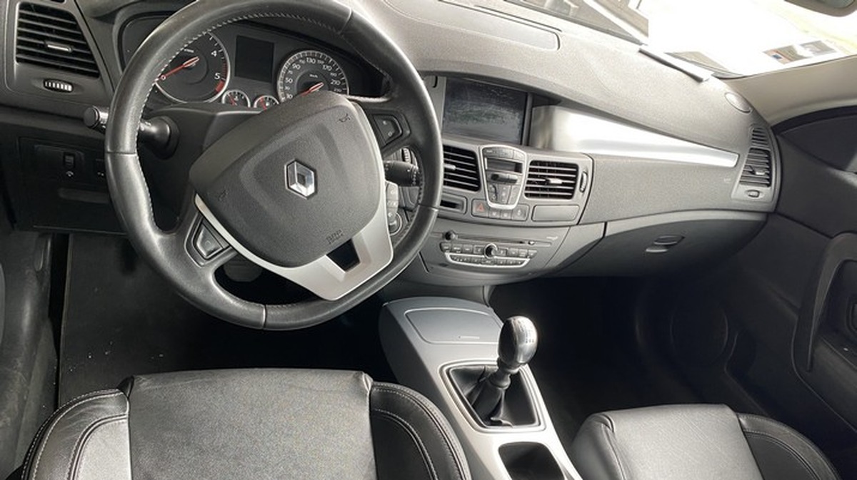 RENAULT Laguna COUPE 2.0 DCI 150CV BVM6 DYNAMIQUE