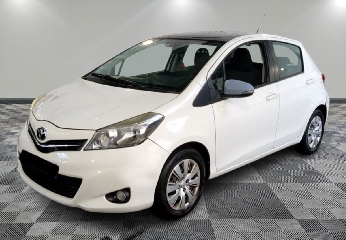 Image: Toyota Yaris 90 D-4D Dynamic 60.000 KM Entretien Top Garantie 12mois