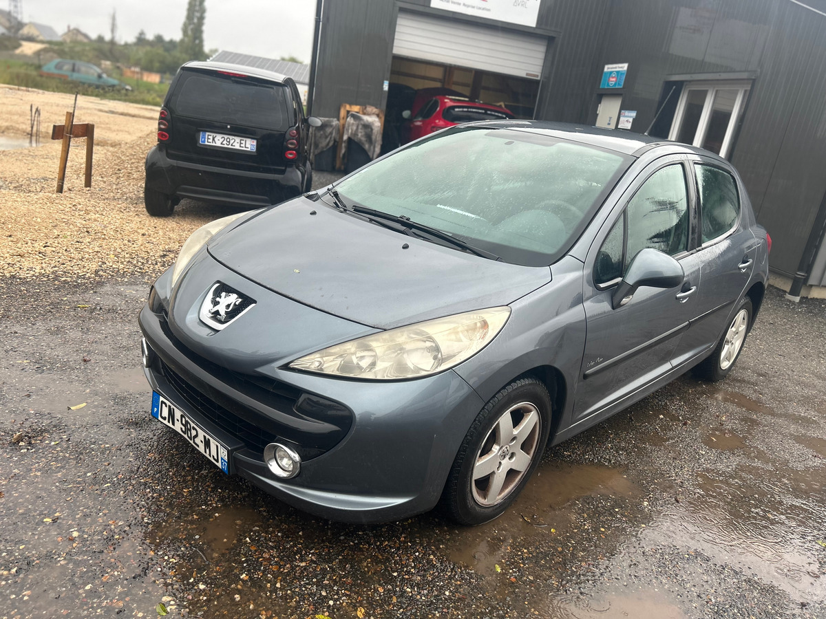 Peugeot 207 5 portes 1.4 VTi 16V 95ch Pack Confort Clim