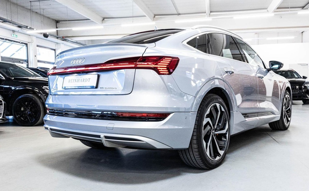 Audi e-tron Sportback 55 408ch S Line e-quattro Toit ouvrant