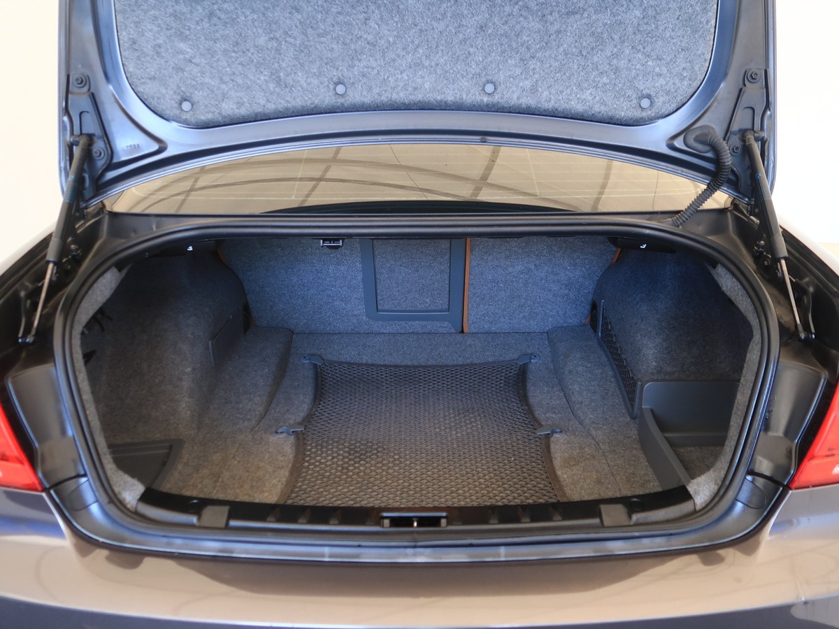 Bmw Série 3 BMW 330i xDrive Coupé 2011 – Performance et Luxe