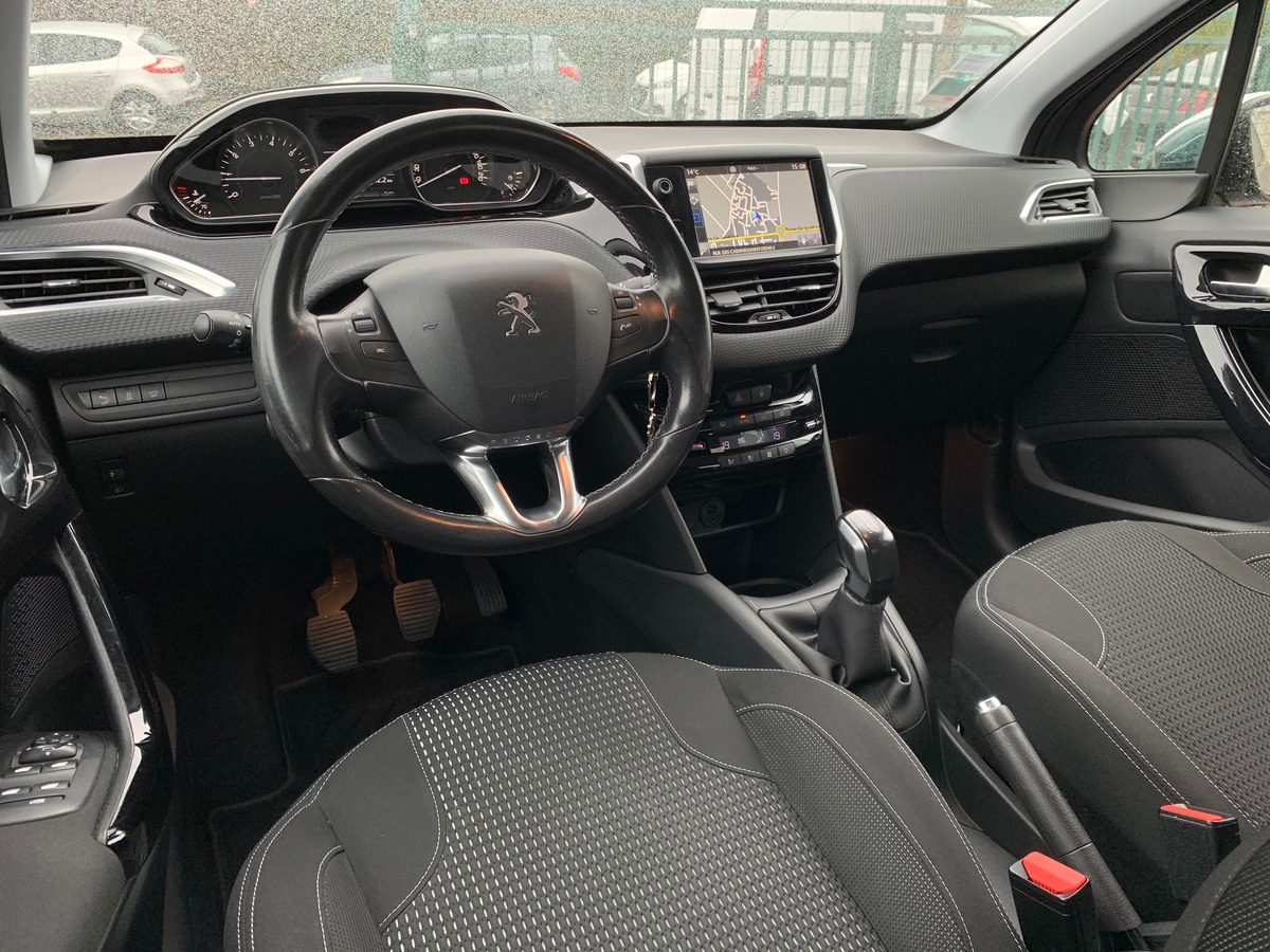 Peugeot 208 (2) 1.2 THP PURETECH S&S 110 ALLURE e