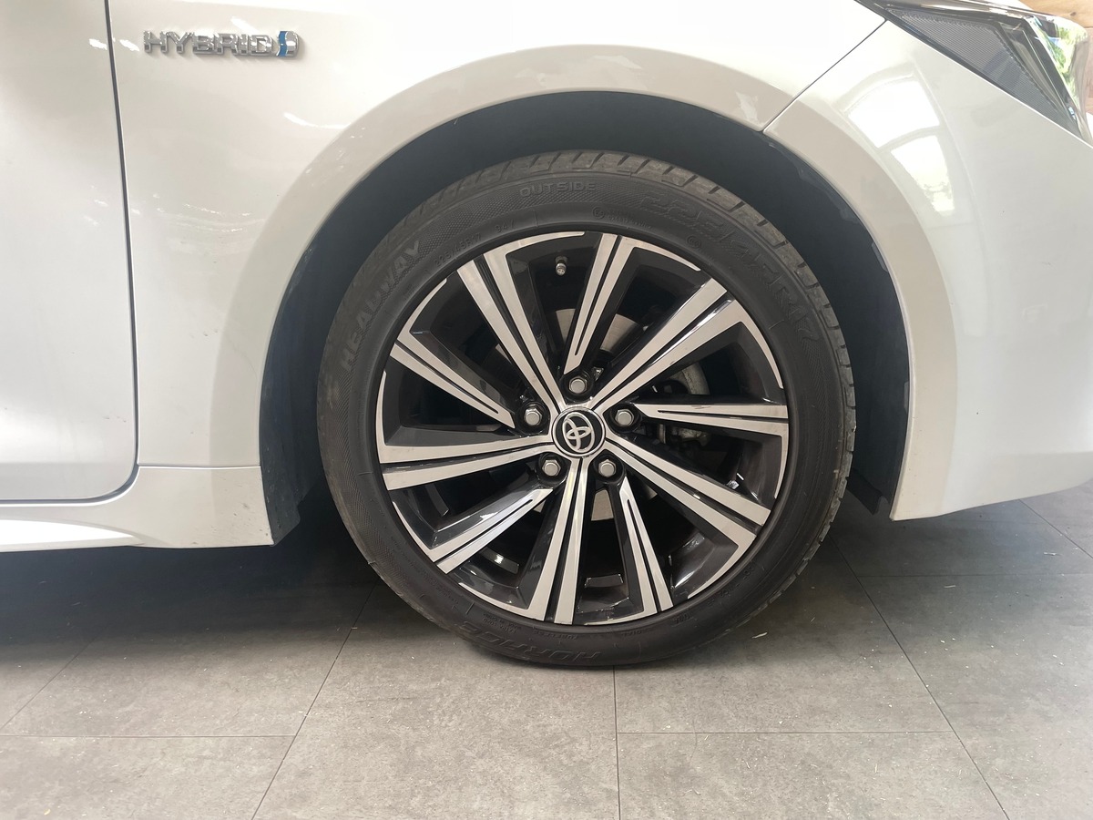 Toyota Corolla 1.8 FULL-Hybride design