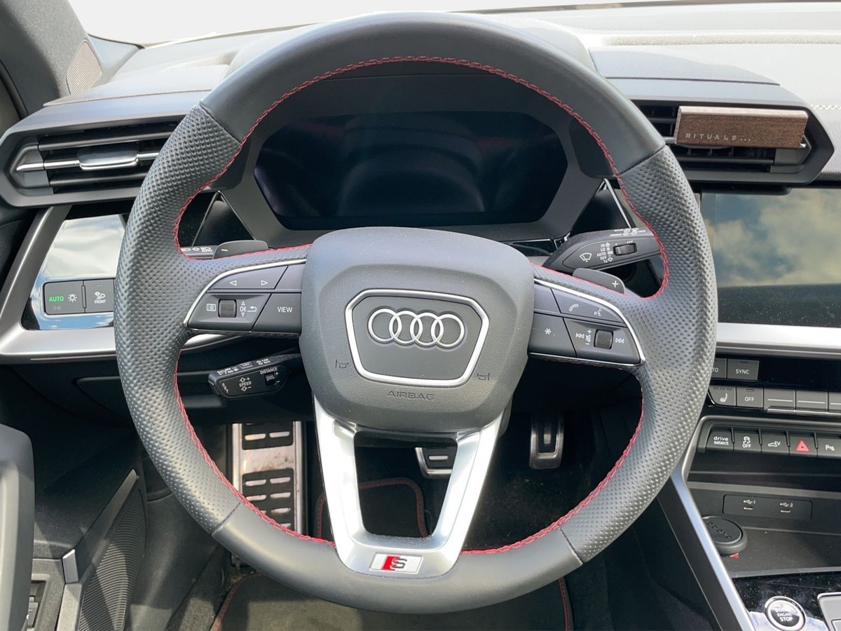 Audi A3 Sportback IV 45 TFSI e 245ch S Line S tronic 6/Toit ouvrant/Bang&Olufsen/Caméra/CarPlay