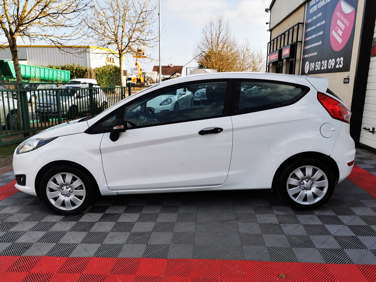 Ford Fiesta 1.4 tdci 75 société 1er main 2places