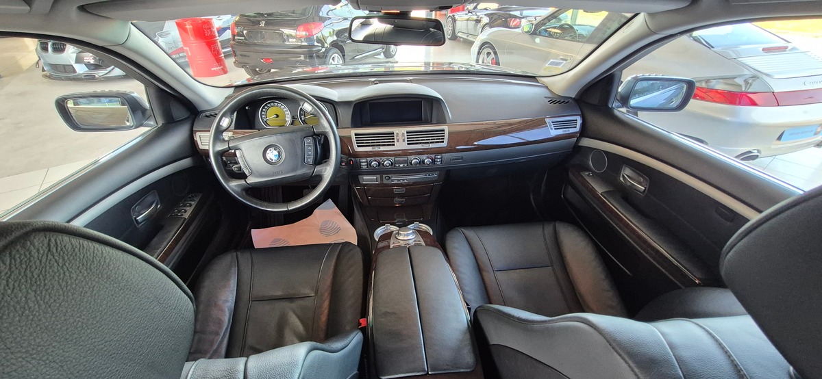 Bmw Série 7 740i 303CV