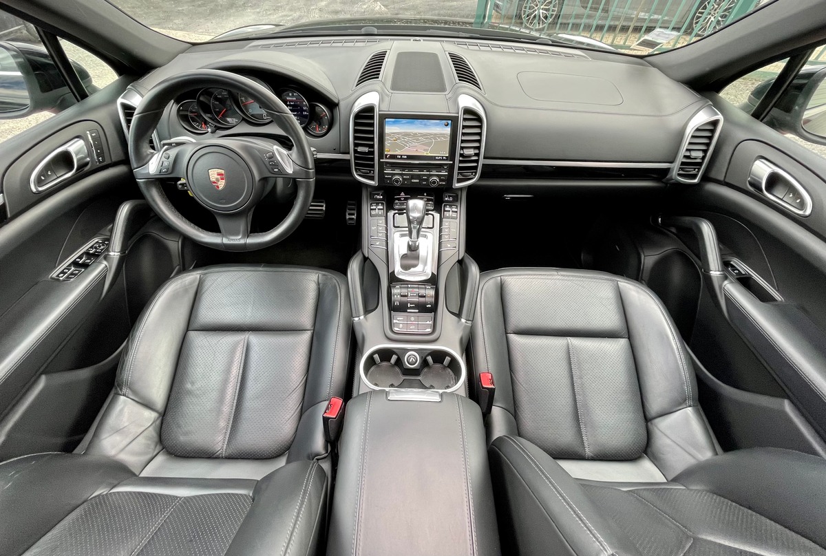 Porsche Cayenne S V8 4.2 TDi DPF 382 AWD b