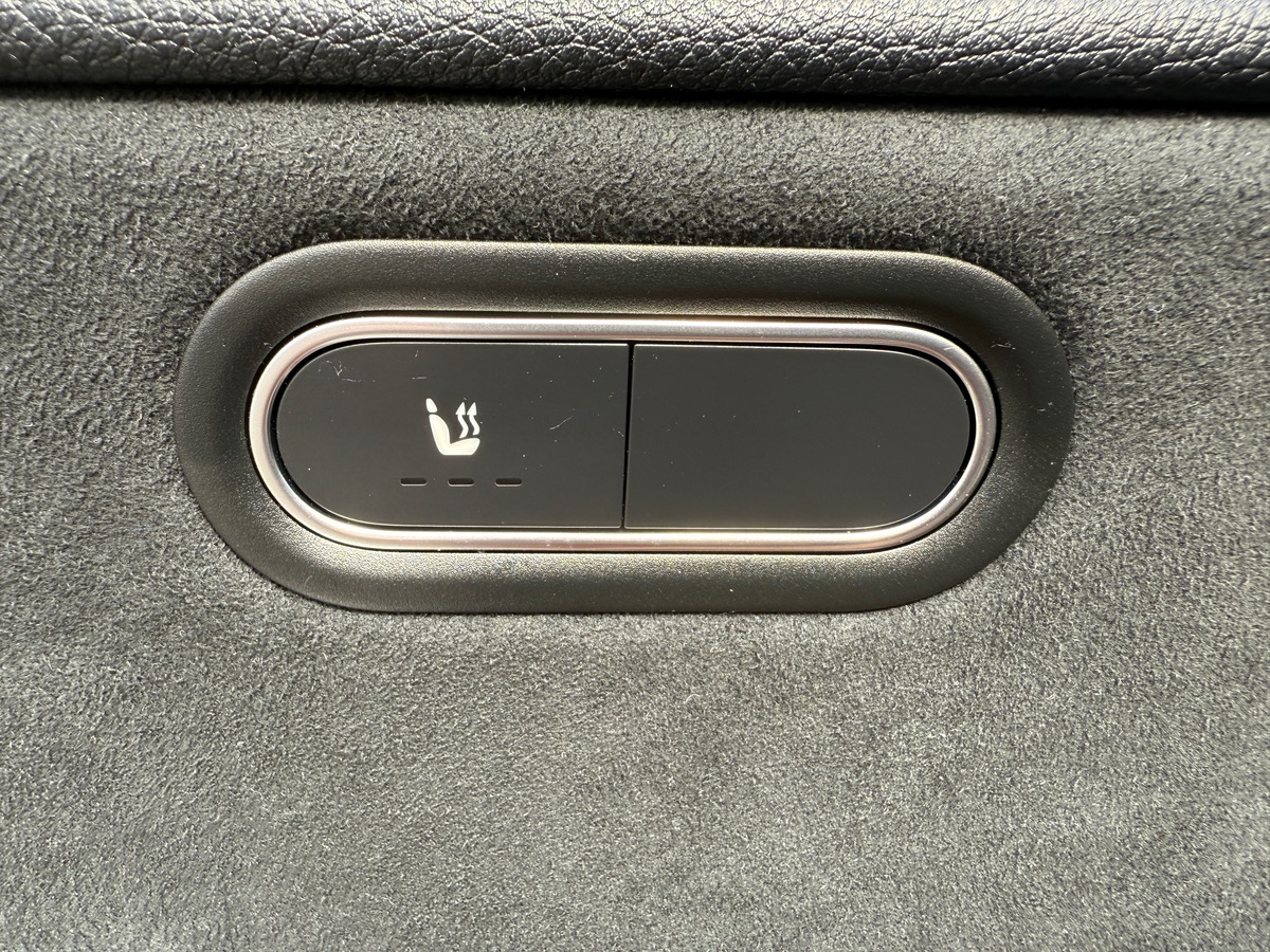 Mercedes-Benz Classe A 180 AMG line 1.3 136 cv, Toit ouvrant, Burnmeister, Sièges chauffants
