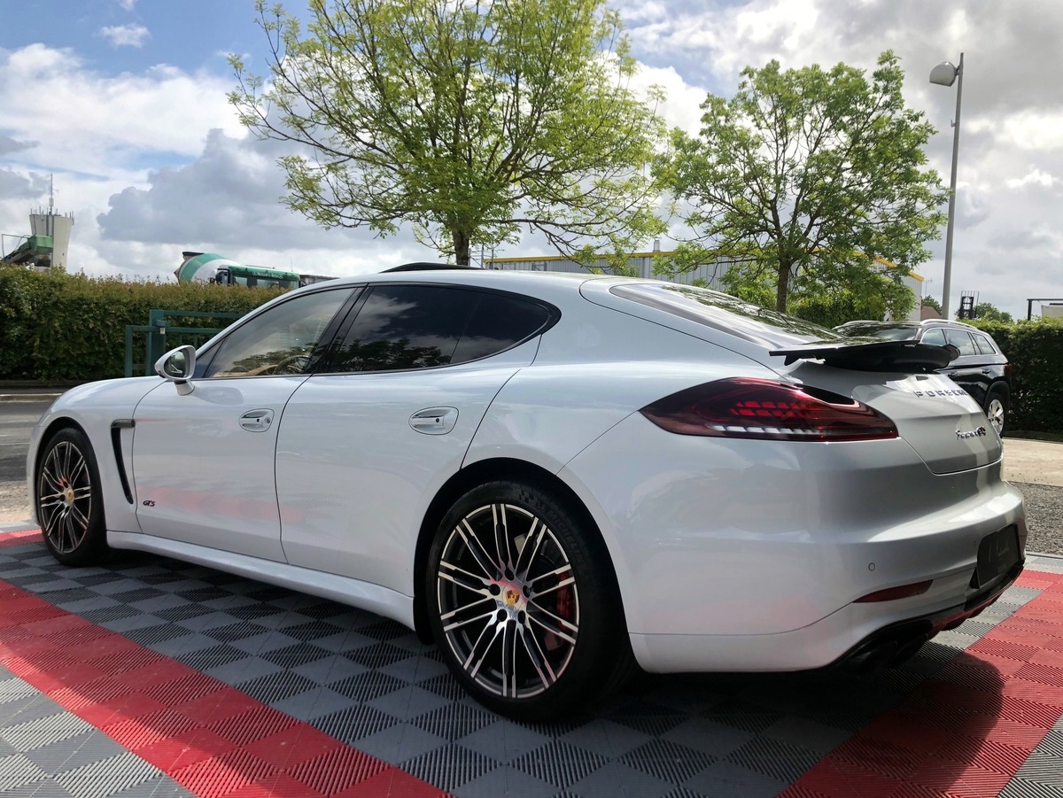 Porsche Panamera II (970) GTS 4.8 V8 440 PDK