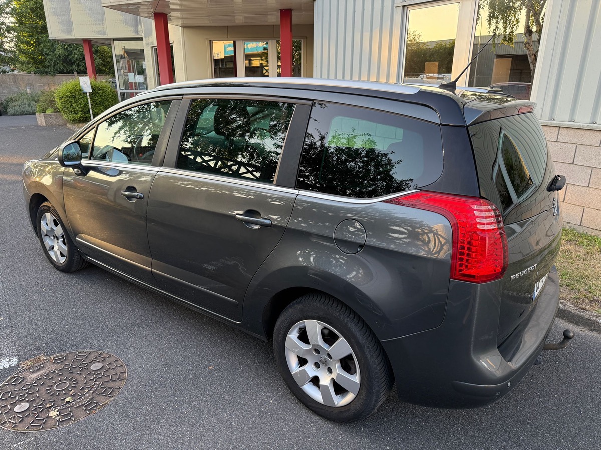 Peugeot 5008 1.6 HDI 112 CV style 1er main 7 place 4XCB