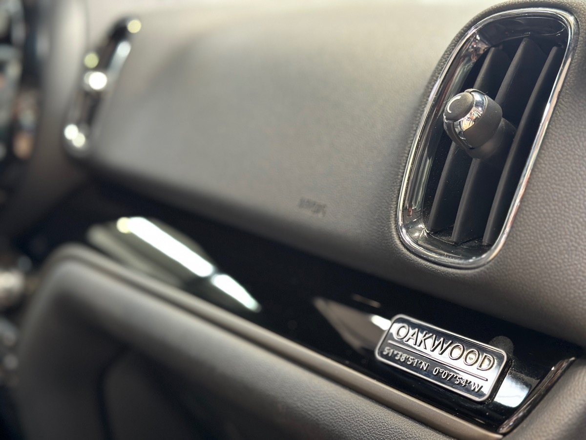 Mini COUNTRYMAN COOPER D ALL4 150 cv Oakwood Edition