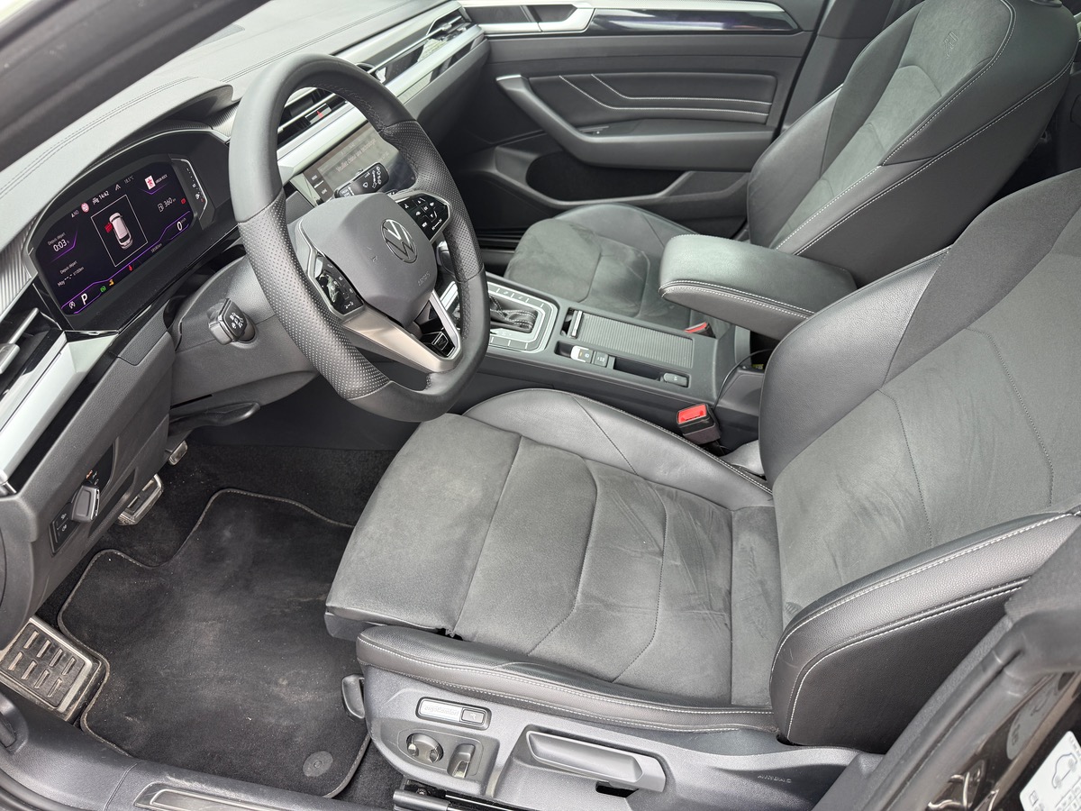 Volkswagen Arteon ShootingBrake 2.0L TDi EVO SCR DSG7 150 cv R-line, Toit ouvrant, Suivi Complet