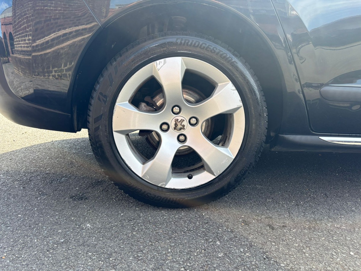 Peugeot 3008 2.0 HDI Premium Pack - ATTELAGE - DISTRIBUTION NEUVE - GARANTIE