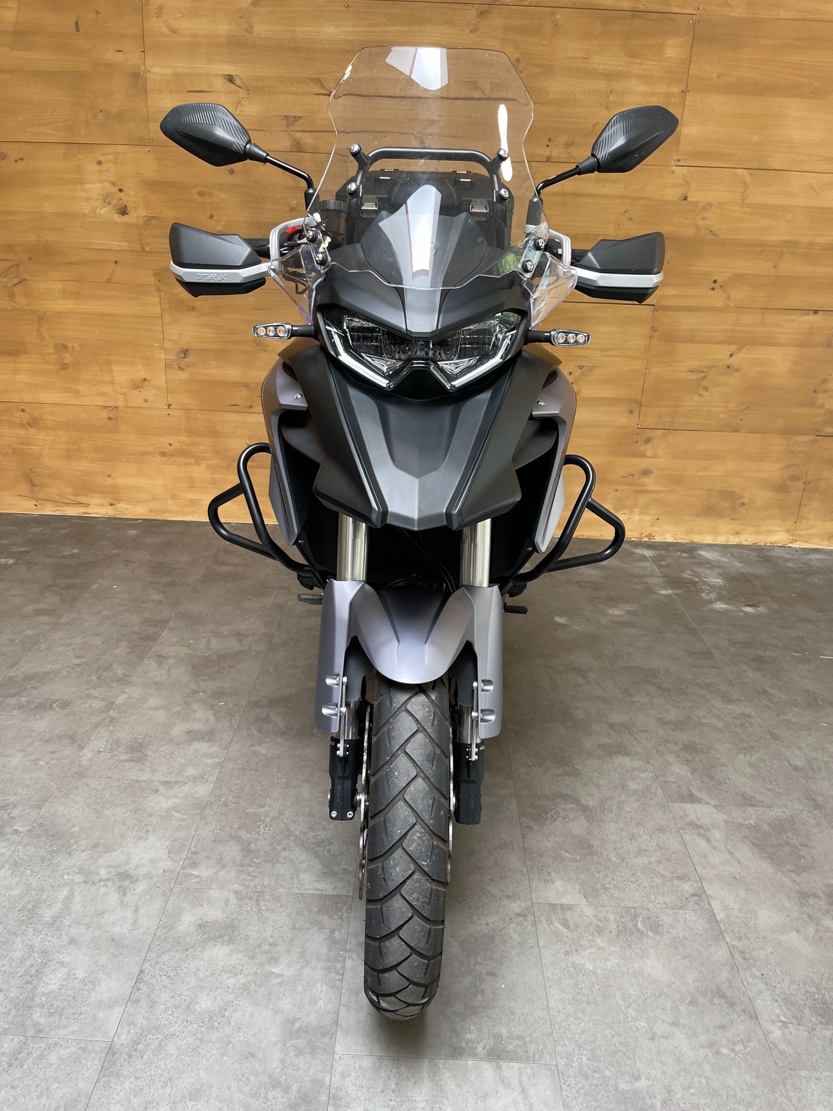 Moto Moto QJ MOTORS 700 X