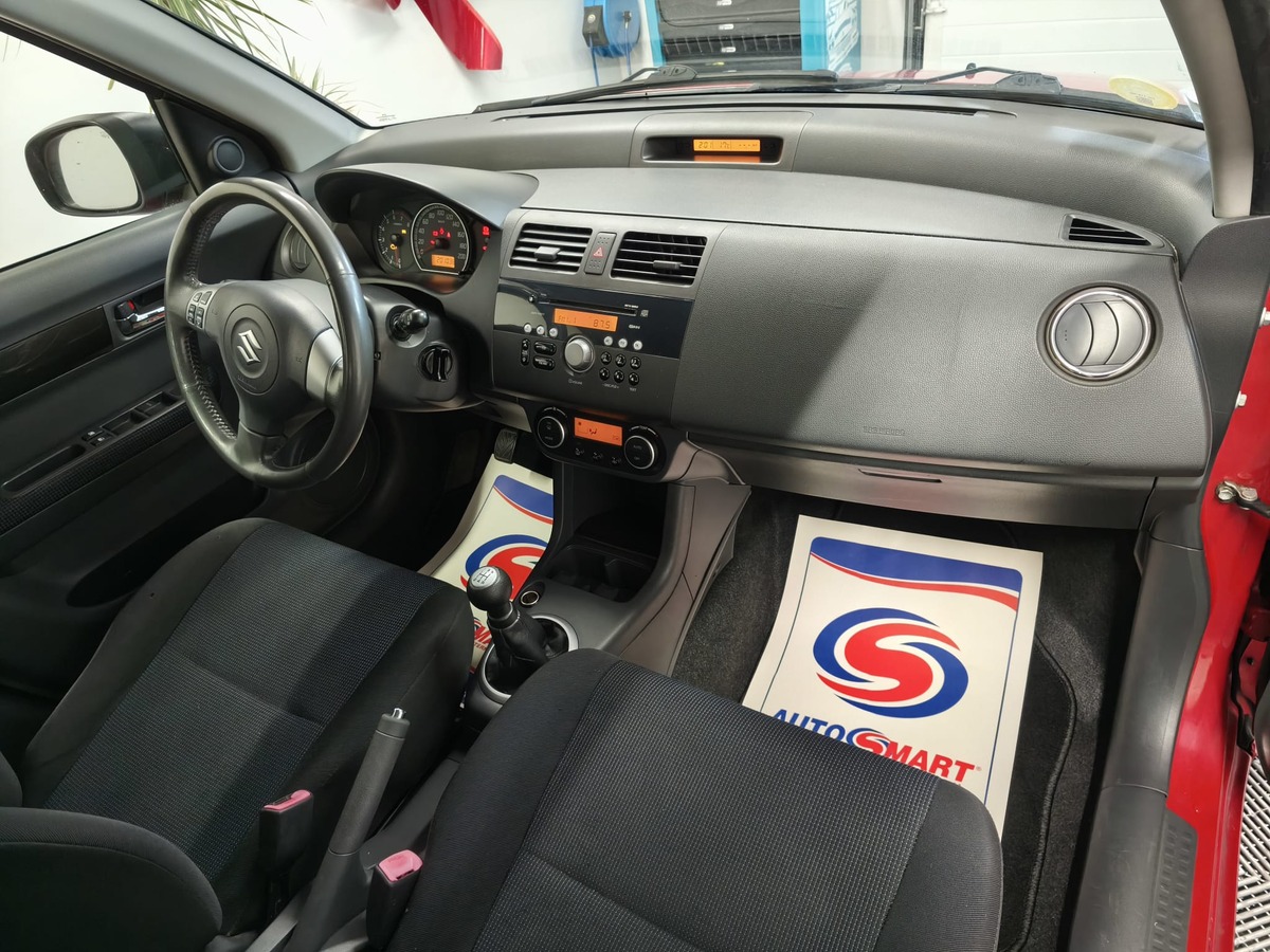 Suzuki Swift III 1.3 16V 93Ch