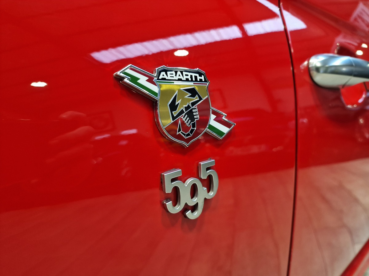 Abarth 500 1.4 T-JET 145 595 B