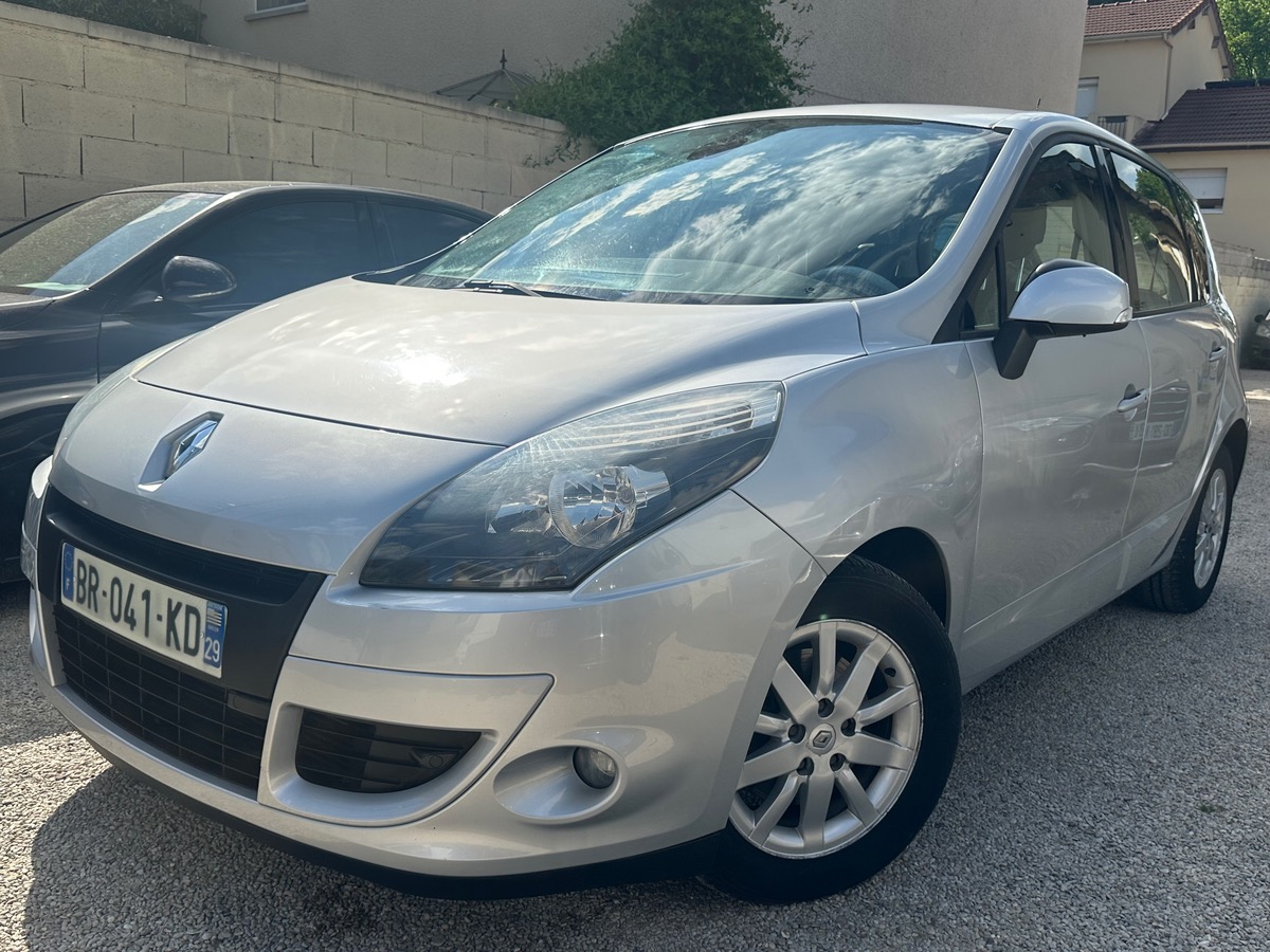 RENAULT Scenic III 1.5 DCI 110 FAP EXCEPTION 4490 Euros