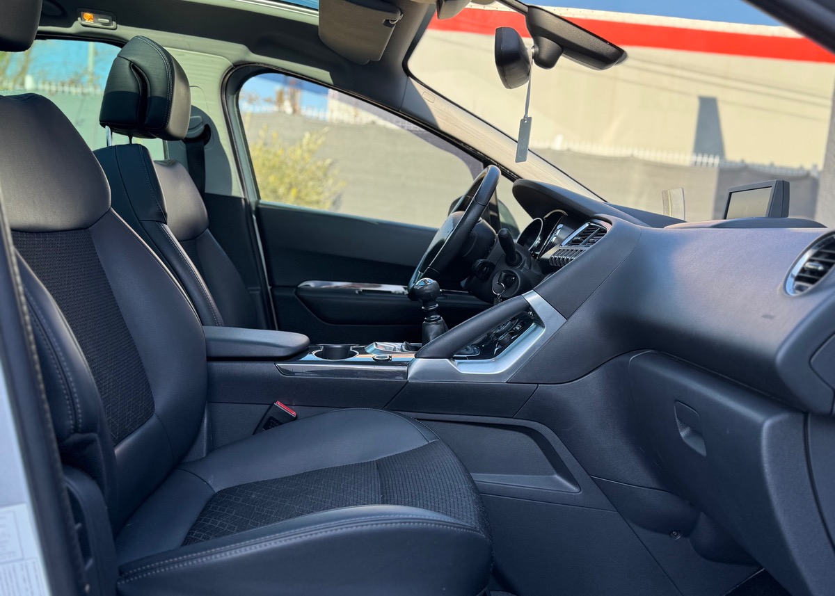 Peugeot 3008 (2) 2.0 BLUEHDI 150 S&S ALLURE