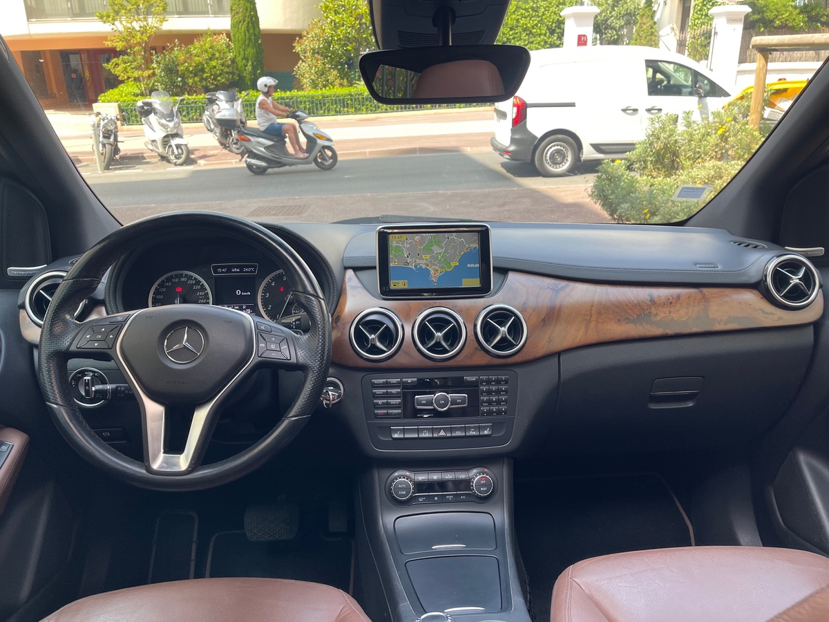 Mercedes Benz CLASSE B 200 i 156 cv / Toit Ouvrant / Caméra de recul / GPS / Harman Kardon