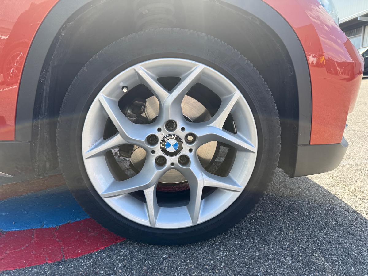 Bmw X1 20i 2L  184 X-Drive boite 8  X-line, Toit ouvrant, Sièges chauffants, Suivi complet