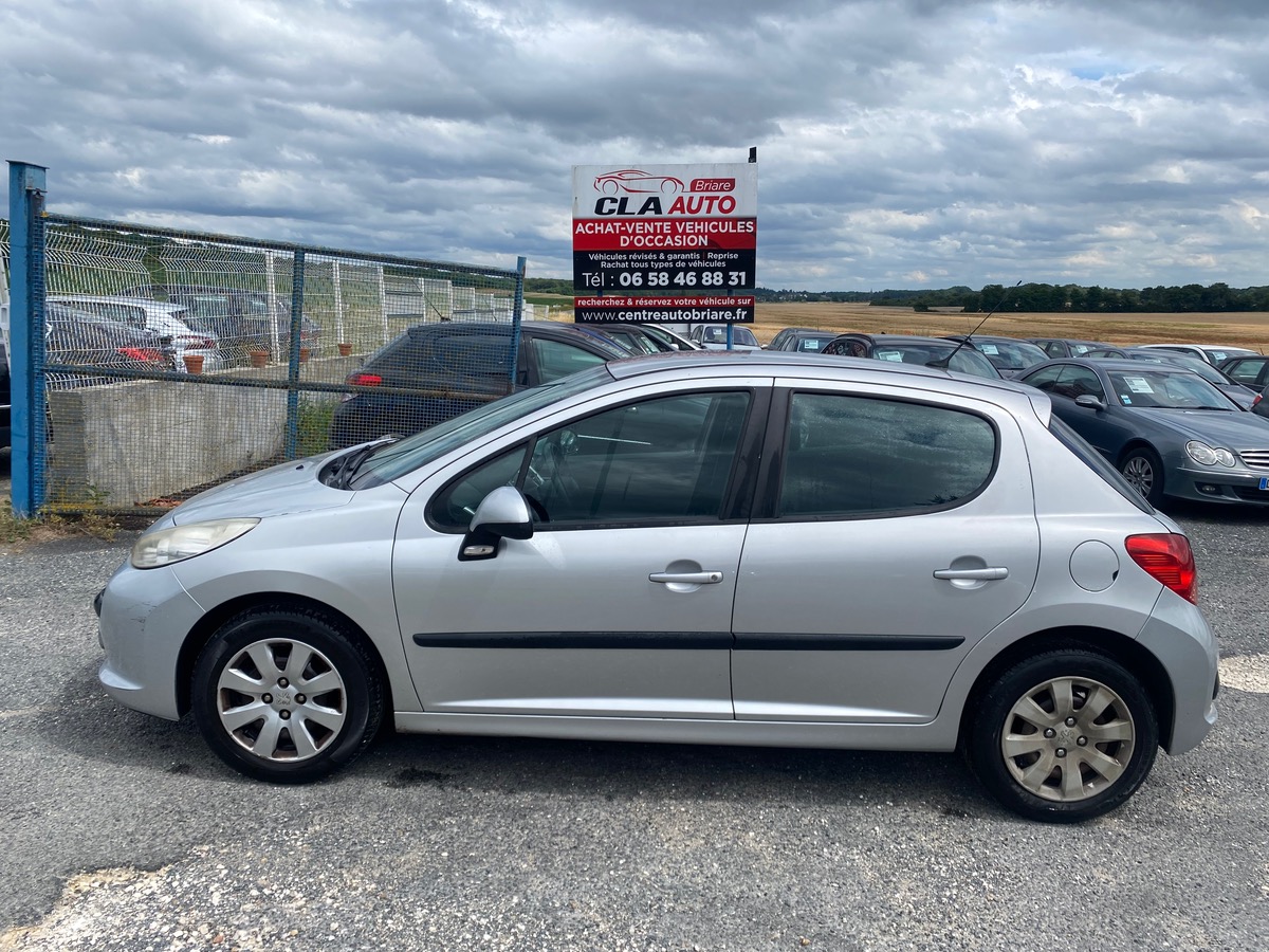 Peugeot 207 1.4 hdi 70cv 186010km trendy 