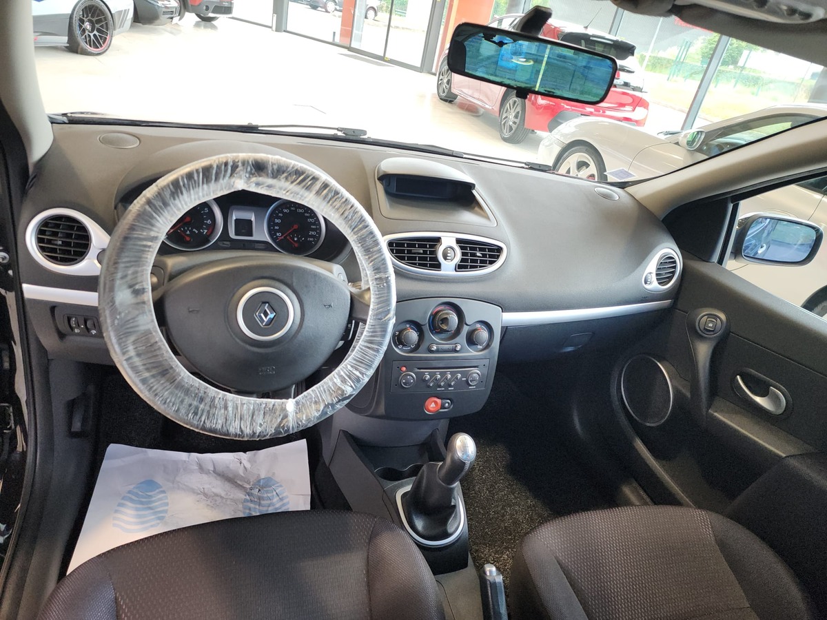 RENAULT Clio III 1.2L 100CV