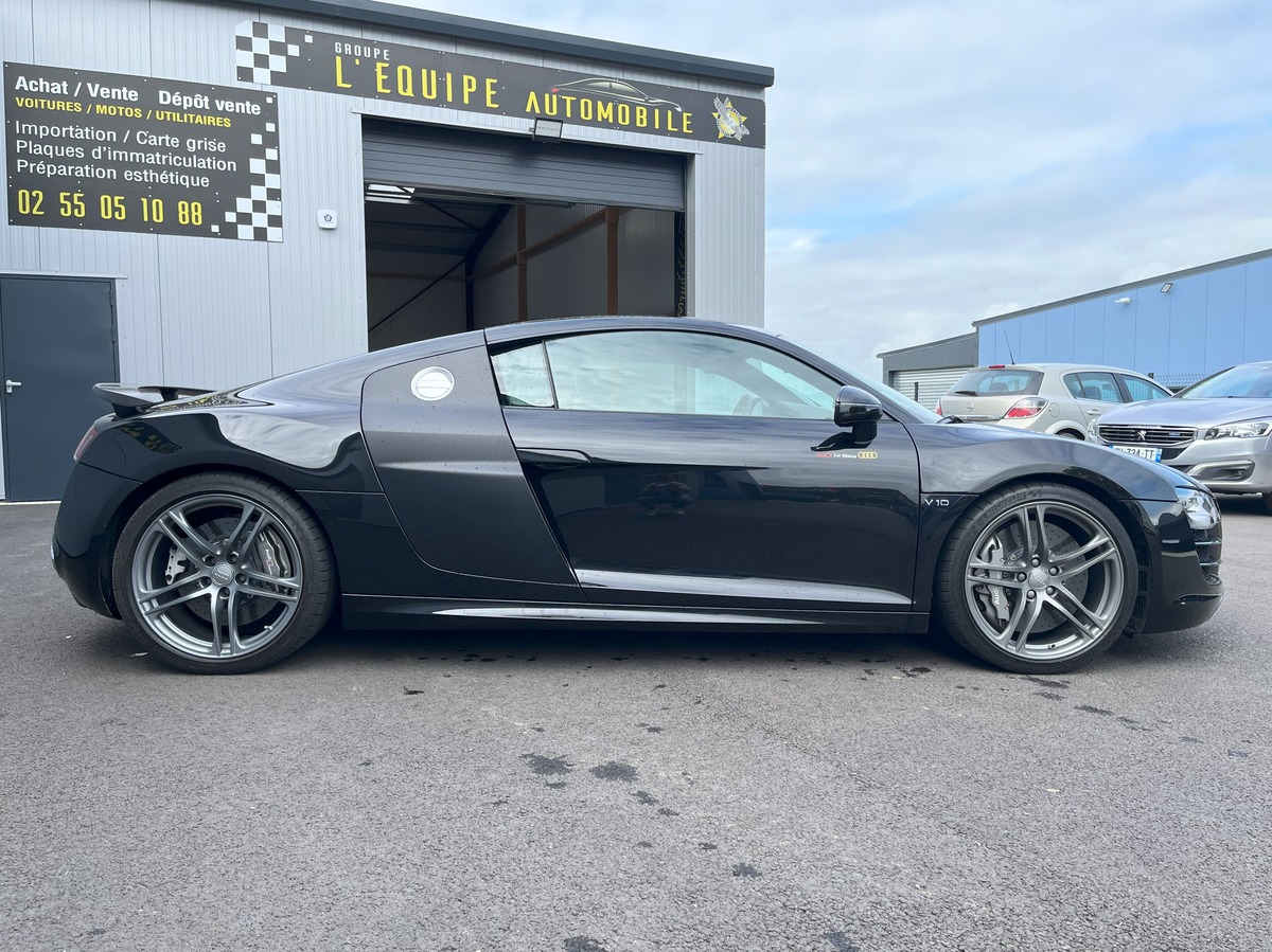 Audi R8 5.2 V10 FSI 525 QUATTRO R TRONIC