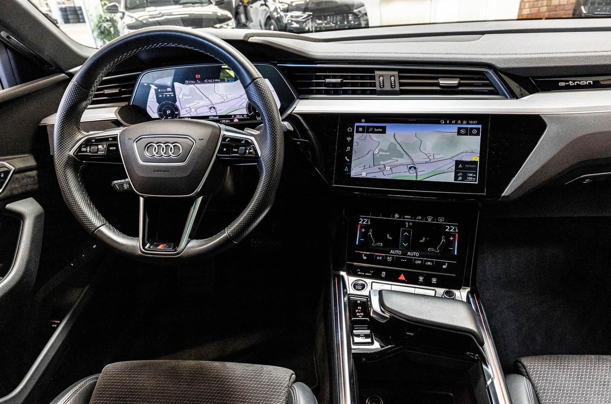 Audi e-tron Sportback 55 408ch S Line e-quattro Toit ouvrant