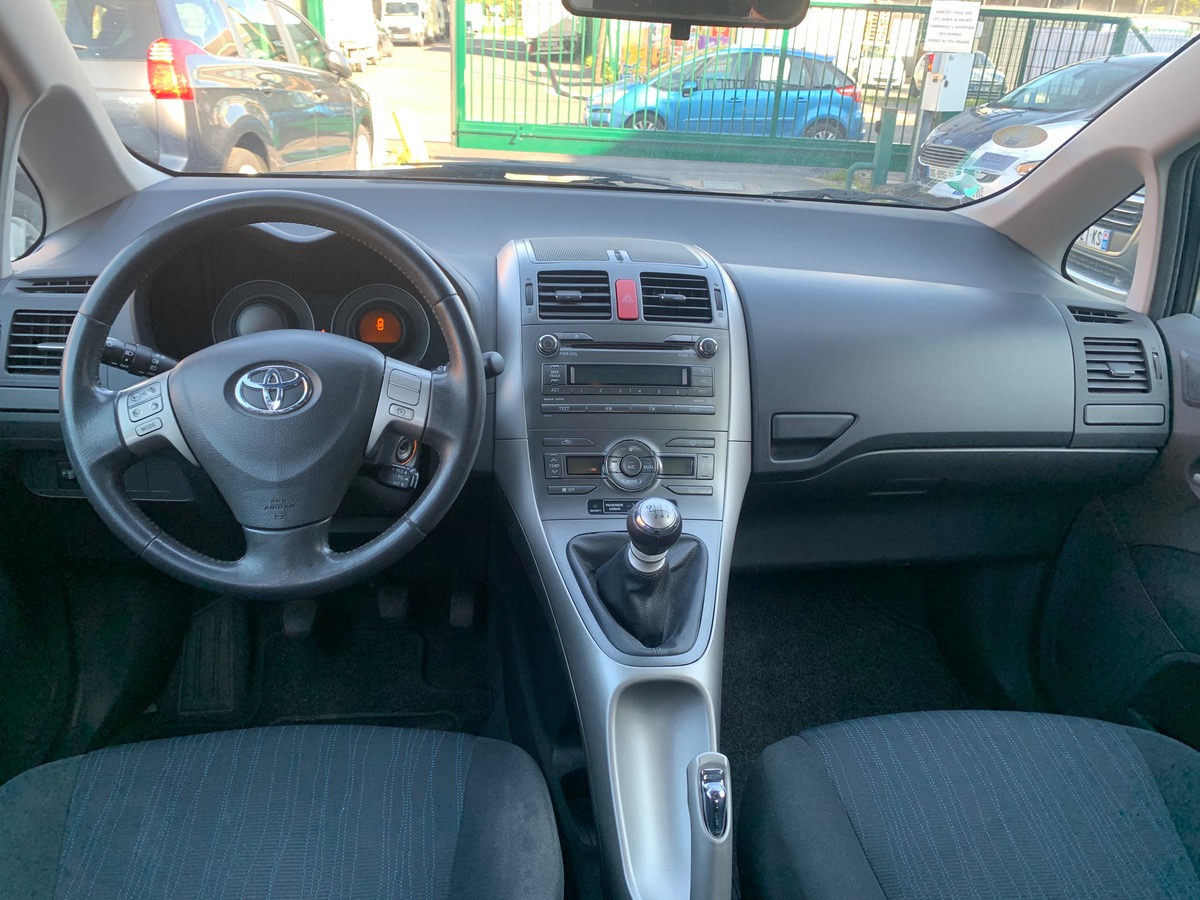 Toyota Auris 2.0 D-4D 126 CV 4X sans frais 