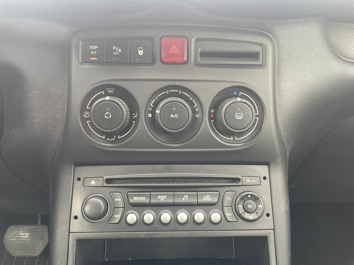 Citroën C3 Picasso 1.6 120CV DISTRIBUTION OK RADAR DE RECUL - CLIMATISATION - REGULATERU DE VITESSE