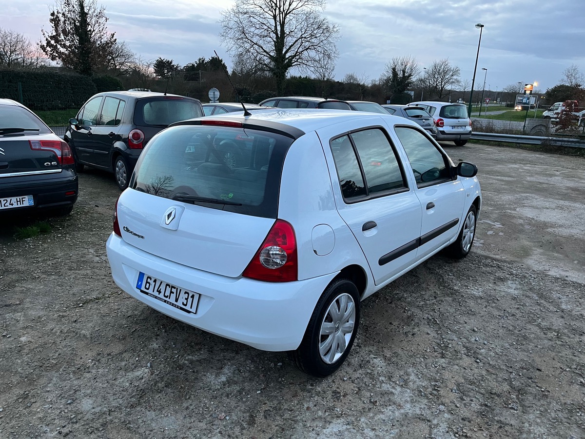 RENAULT Clio 1.5 dci