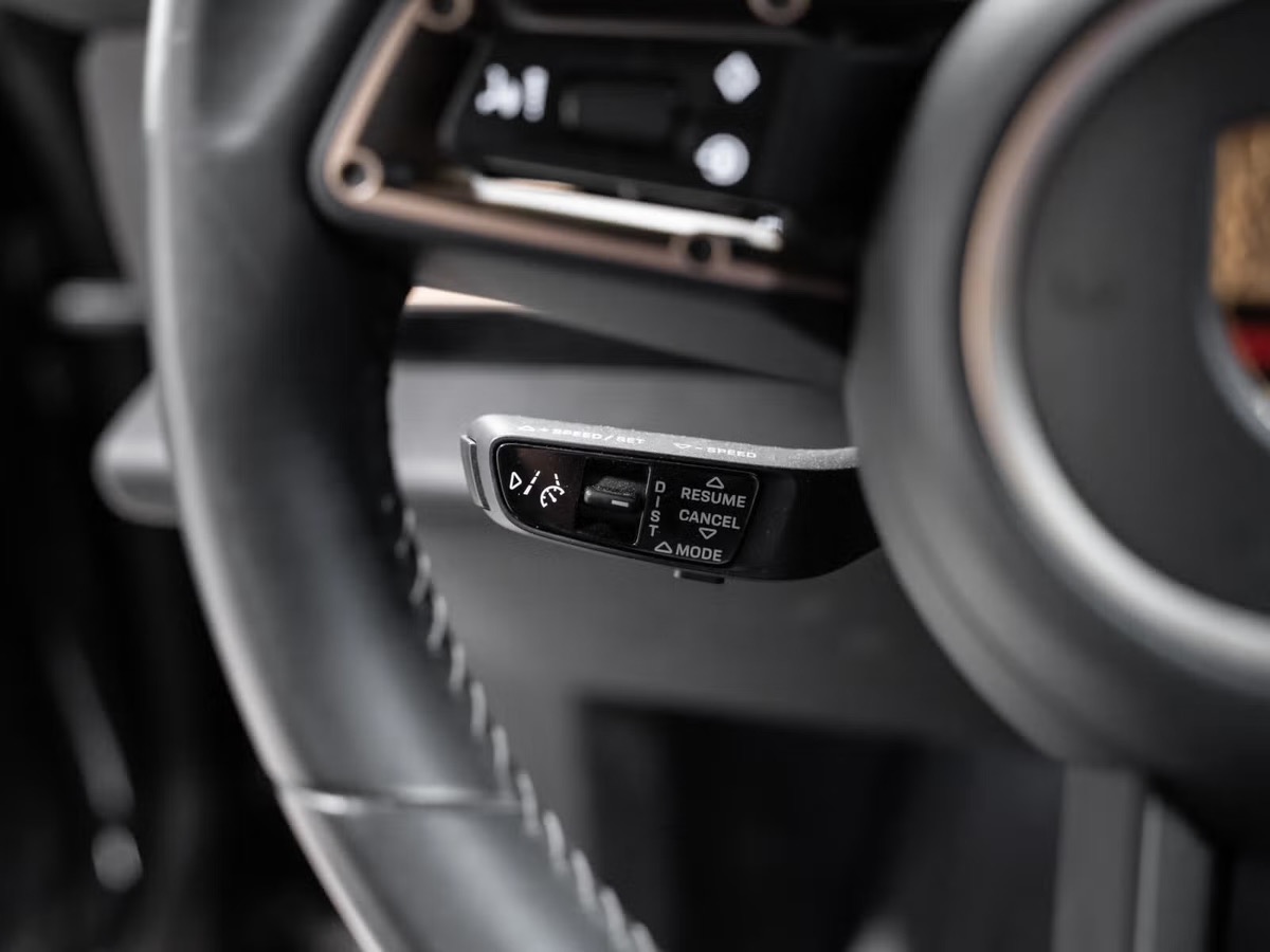 Porsche Taycan 4S Sport Turismo 571CH Performance Battery+ Chrono/Pano/360/Bose/Inno/Siège chauffant