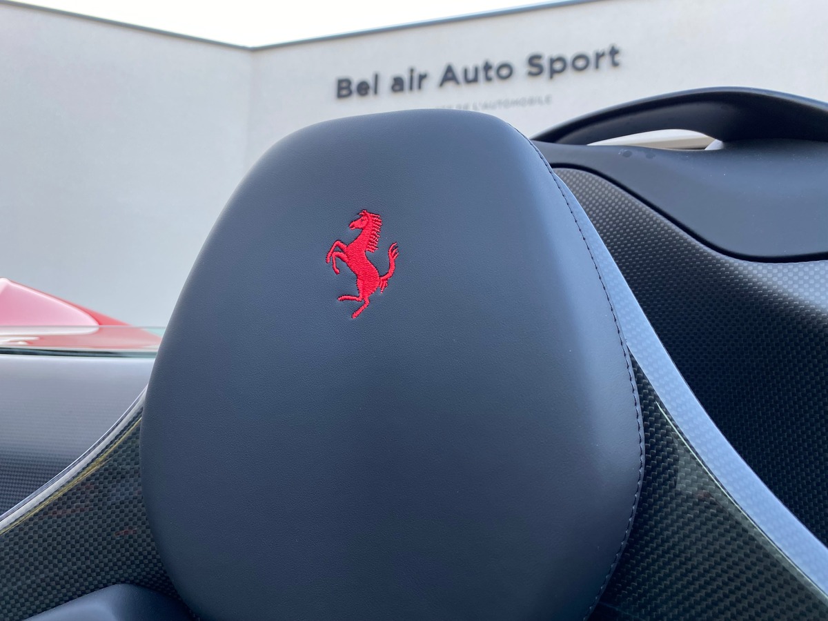 Ferrari SF90 SPIDER / TVA / 1ERE MAIN / 300 KMS