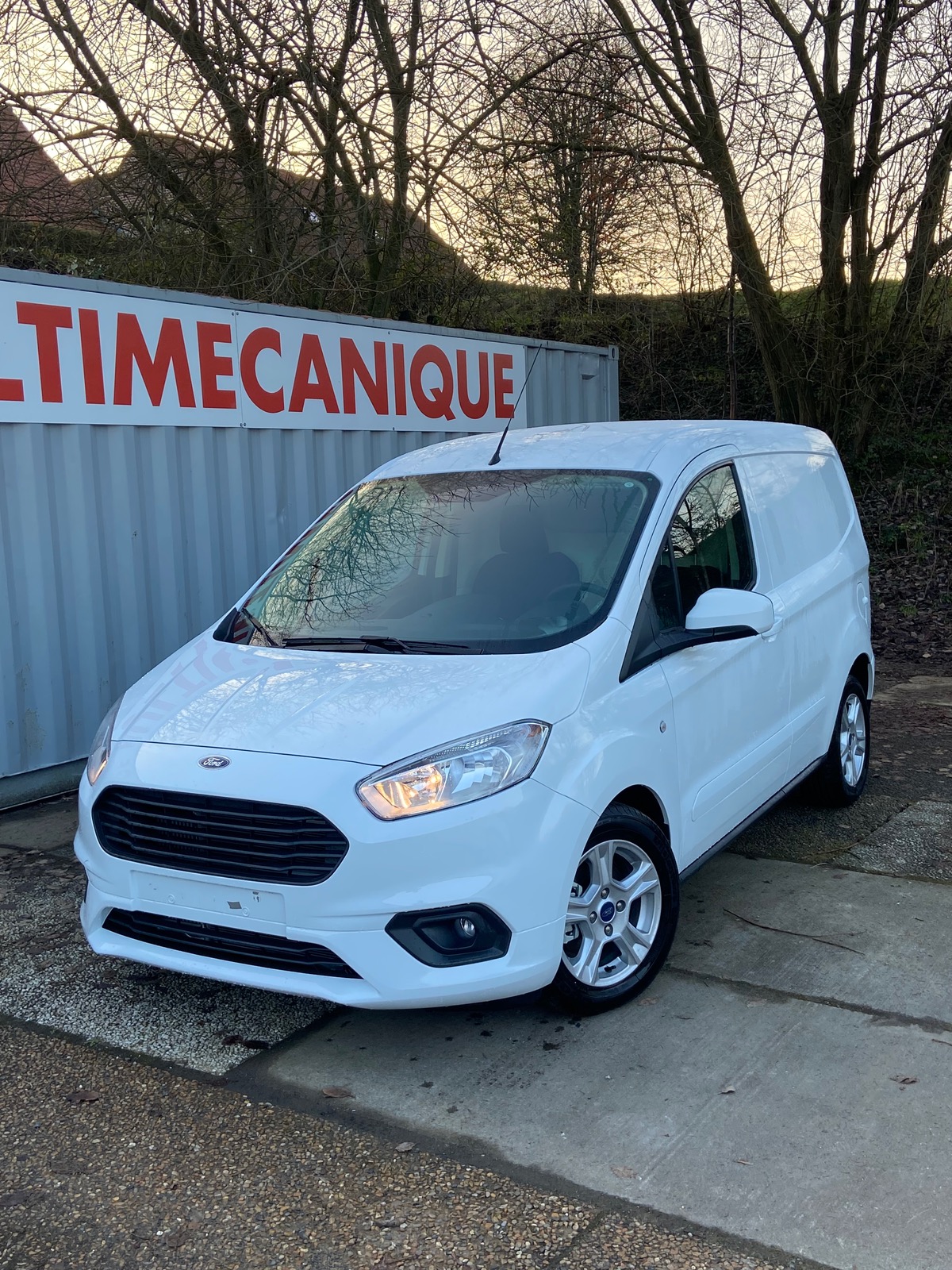 Ford Transit Courier 1.0 E 100 BV6 LIMITED
