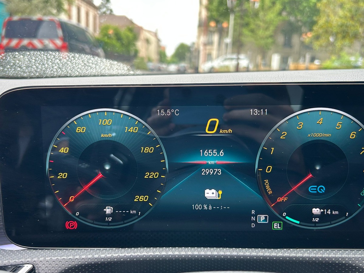 Mercedes-Benz Classe A IV 250 E 8CV AMG LINE 8G-DCT (Full Options)
