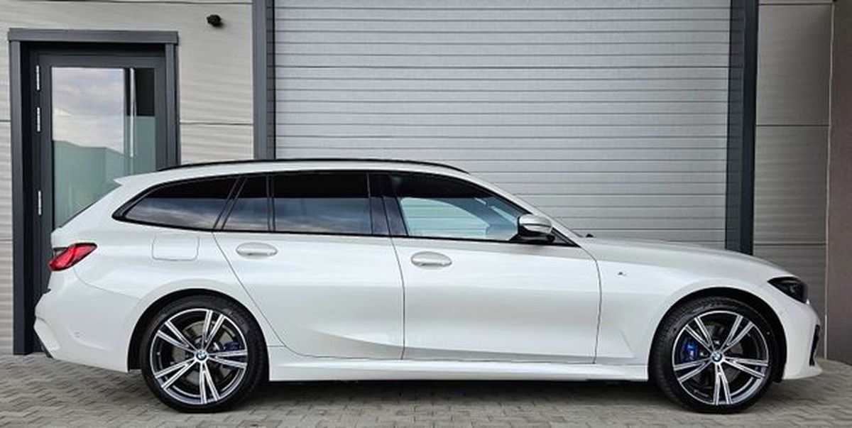 Bmw 330 e xDrive M Sport .