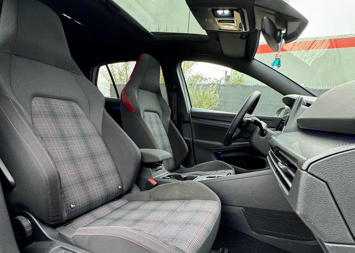 Volkswagen Golf GTI VIII 245 PERFORMANCE