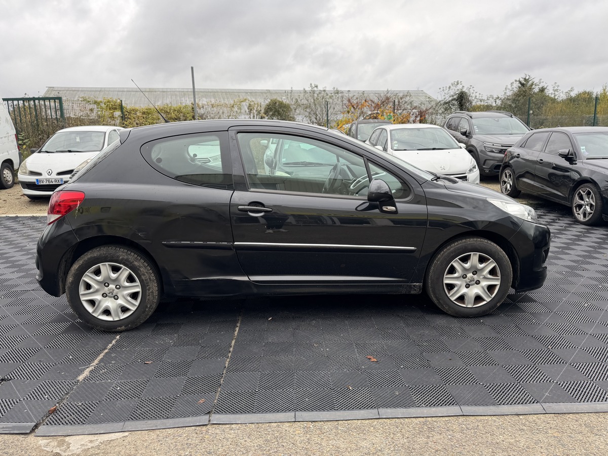 Peugeot 207 1.4 75 CLIMATISATION - IDEAL JEUNE PERMIS - FAIBLE CONSOMMATION