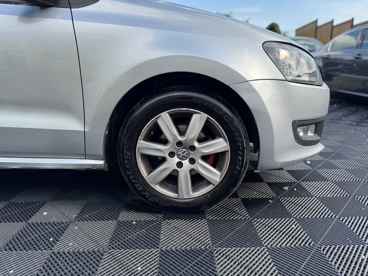 Volkswagen Polo V 5 1.2 TDI 75 cv - IDEAL JEUNE PERMIS - BLUETOOTH  - RADAR DE RECUL