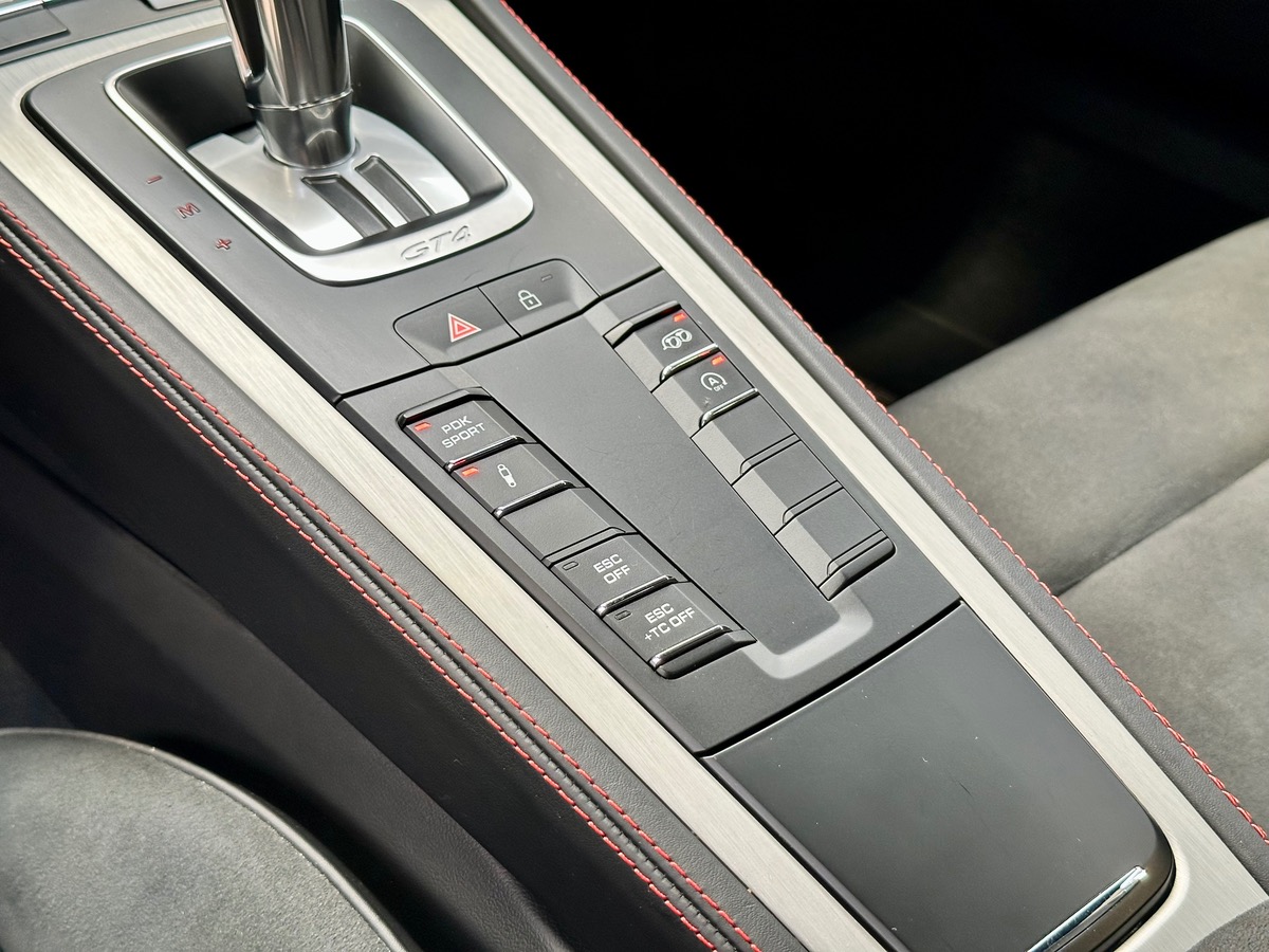 Porsche 718 Cayman GT4 4.0 420 PDK7