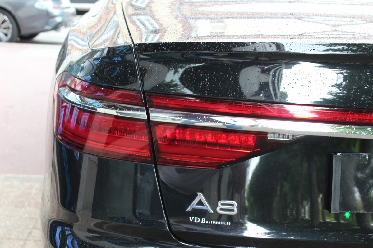 Audi A8 50 TDI AVUS QUATTRO HYBRIDE
