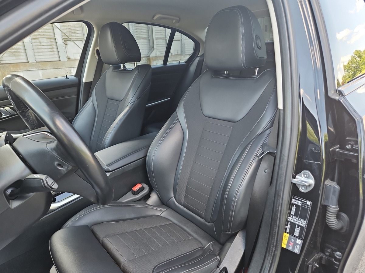 Bmw Série 3 330E SPORTLINE - GARANTIE 12 MOIS