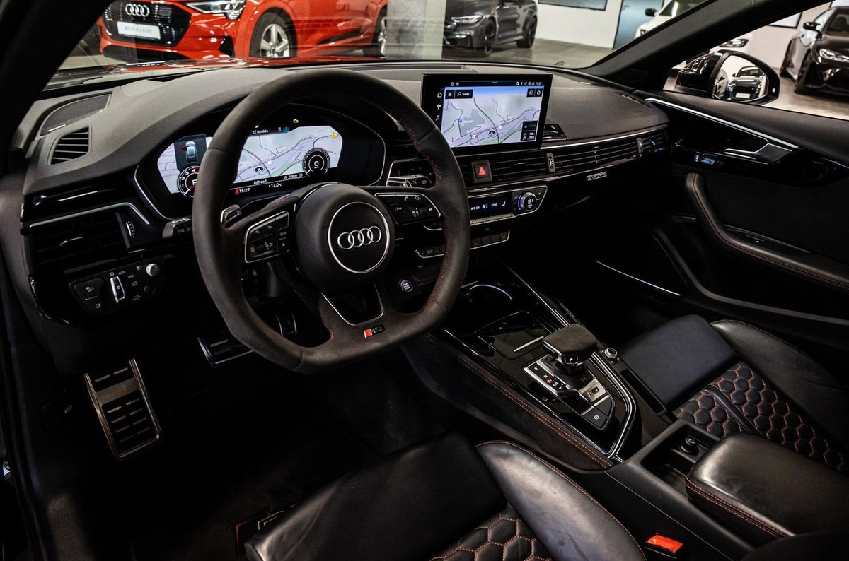 Audi RS4 Avant V 2.9 V6 TFSI 450ch quattro tiptronic 8