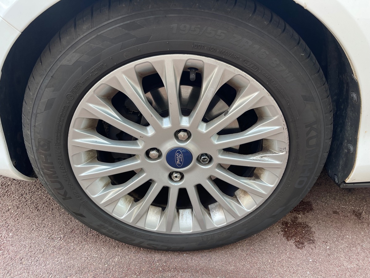 Ford B-max 1.0 SCTI 125 CV / Clim Auto / Radar / Finition Titanium