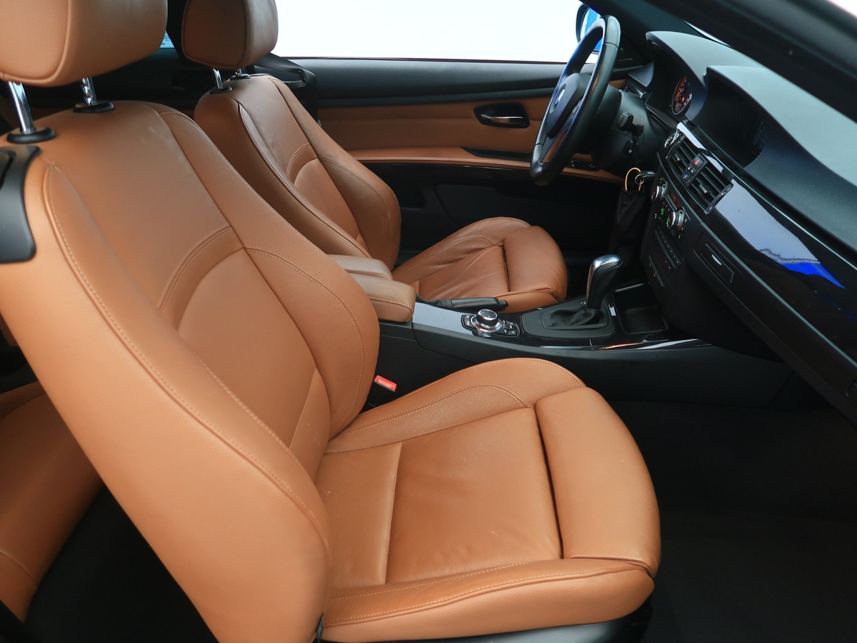 Bmw Série 3 BMW 330i xDrive Coupé 2011 – Performance et Luxe