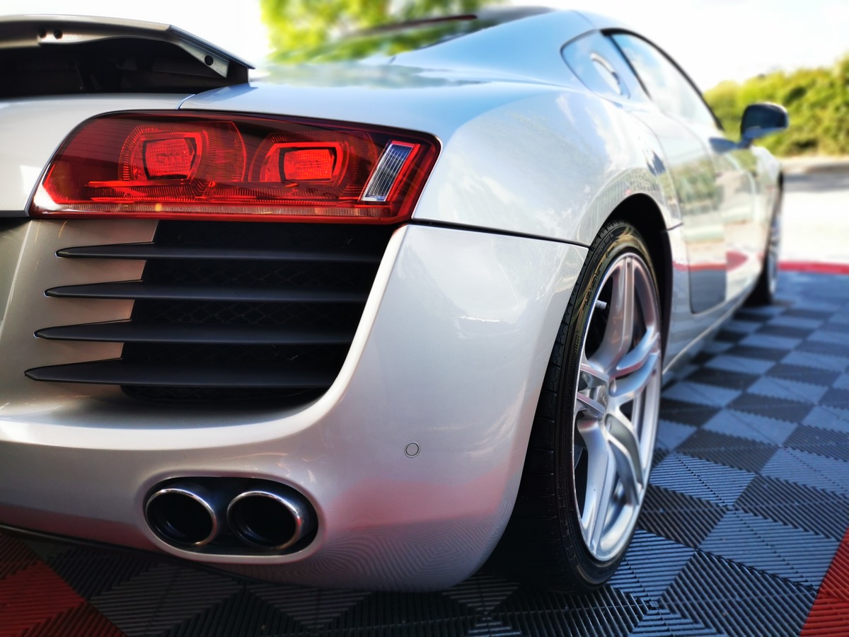 Audi R8 4.2 V8 420 R-TRONIC BANG OLUFSEN E